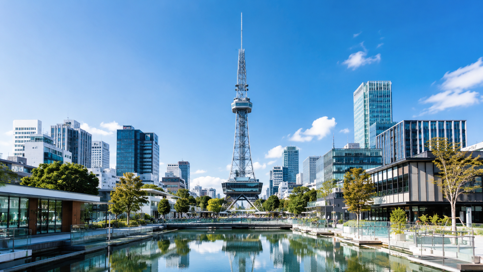 名古屋市のテレビ塔が映る都市風景